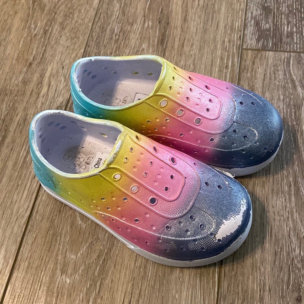 Girls shoes